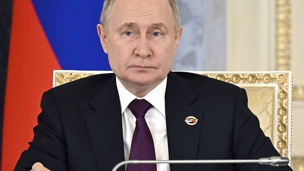 Dieses von der staatlichen russischen Nachrichtenagentur Sputnik via AP veröffentlichte Foto zeigt Wladimir Putin, Präsident von Russland, während einer Sitzung des Obersten Rates der Union mit dem belarussischen Präsidenten Lukaschenko. Foto: Pavel Bednyakov/Pool Sputnik Kremlin/AP/dpa - ACHTUNG: Nur zur redaktionellen Verwendung und nur mit vollständiger Nennung des vorstehenden Credits