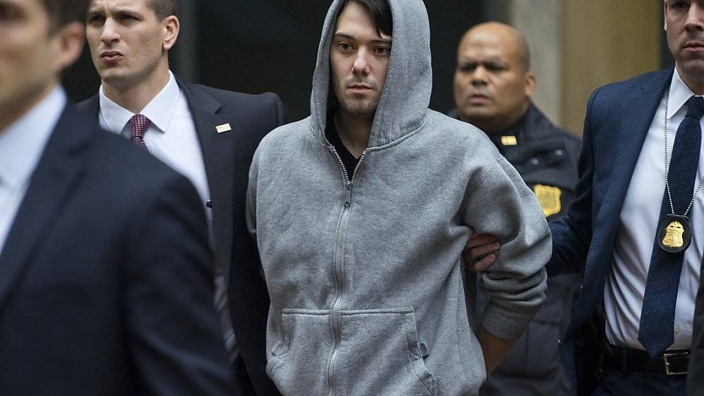 Martin Shkreli tritt nach seiner Festnahme von seinem Amt zurück. (Archiv)