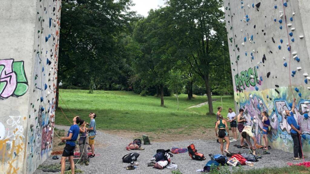 Der Kletterspass am Berner Felsenauviadukt kann beginnen.