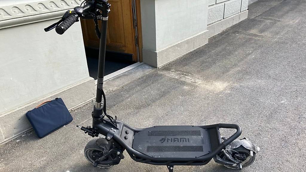 Dieser E-Scooter erreicht eine Geschwindigkeit von beinahe 100 km/h. Er wurde aus dem Verkehr gezogen.