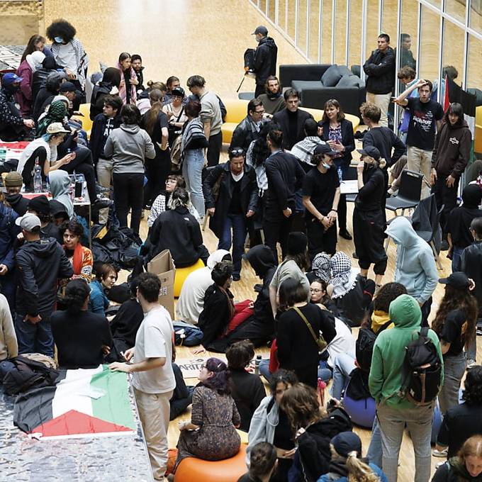 Pro-palästinensische Studierende besetzen Uni-Gebäude