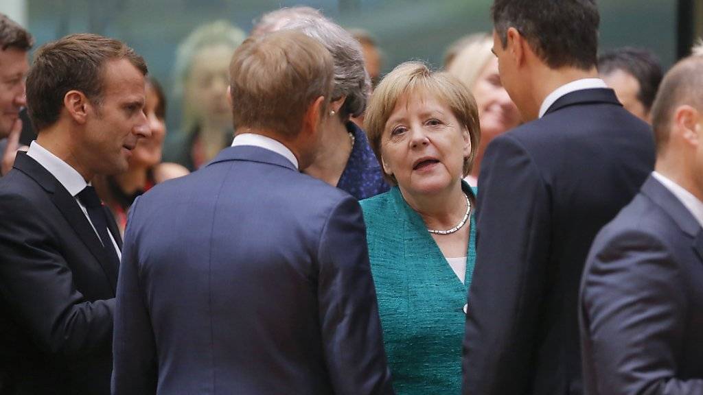Frankreichs Präsident Emmanuel Macron (Links) und die deutsche Kanzlerin Angela Merkel am EU-Gipfel in Brüssel.