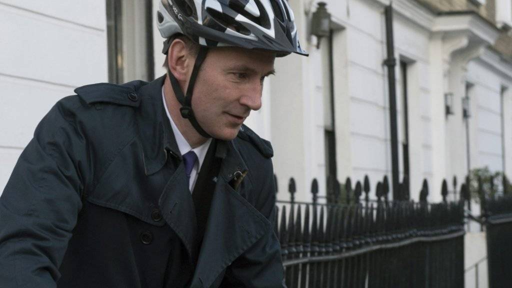 Ebenfalls ein Velofahrer: Der britische Gesundheitsminister Jeremy Hunt könnte die Nachfolge von David Cameron antreten.