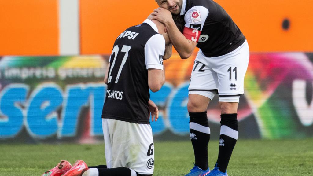 Assistgeber Renato Steffen gratulierte Daniel Dos Santos zu seinem Traumtor beim 1:0-Sieg von Lugano gegen Thun