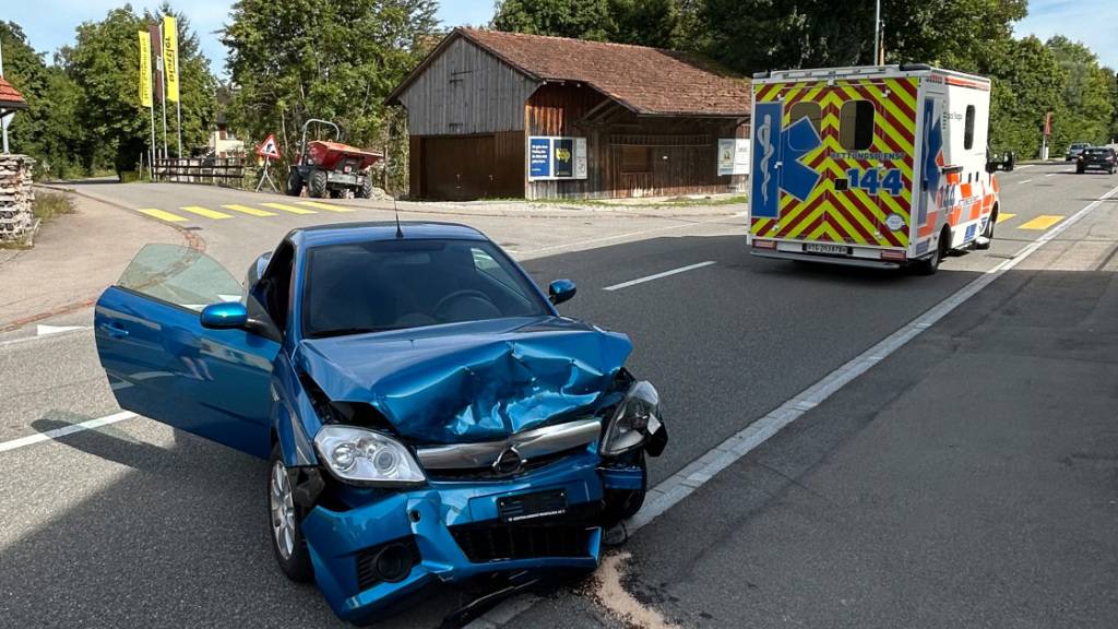 Der 84-jährige Autofahrer verletzte sich mittelschwer bis schwer.