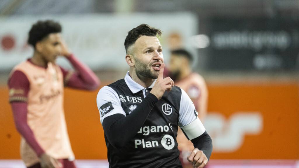 Renato Steffen bejubelt sein 2:0 gegen Ex-Klub YB mit einer provokanten Geste