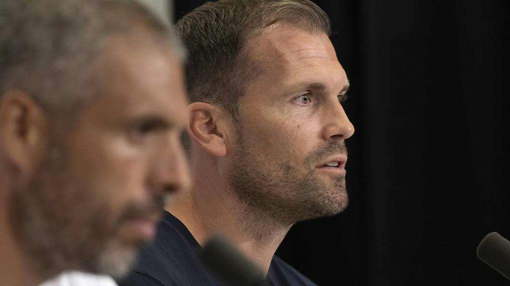 Sportdirektor Daniel Stucki (rechts) und Cheftrainer Fabio Celestini wollen die verkorkste vergangene Saison vergessen machen und mit dem FC Basel wieder angreifen