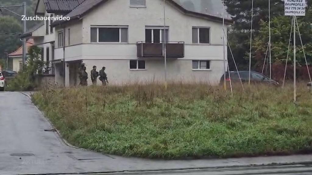 In Vollmontur: Schwer bewaffnetes Sondereinsatzkommando erschreckt Seoner