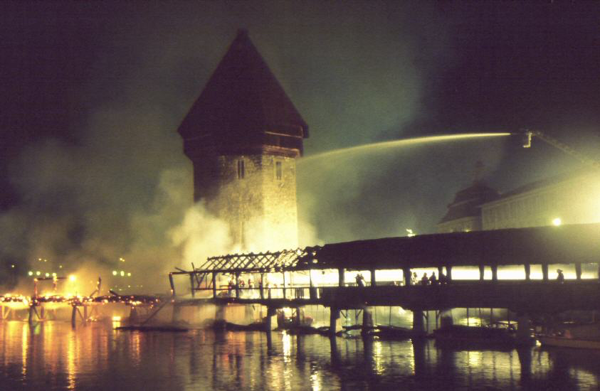 Brennende Kapellbrücke - Bild von Josef Ritler 1993