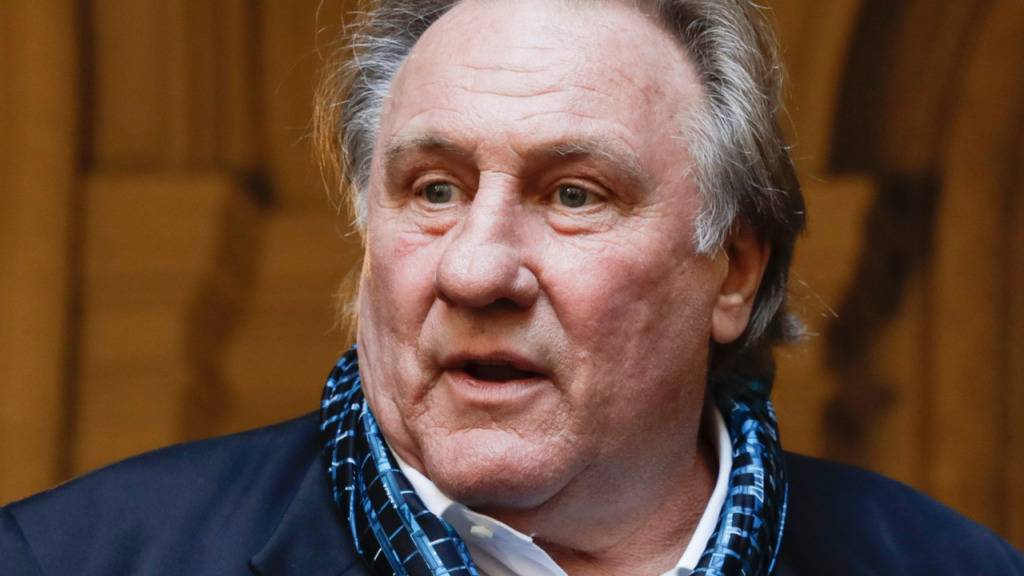 ARCHIV - Der französische Schauspieler Gérard Depardieu kommt zu einer Veranstaltung im Rathaus zu seinen Ehren im Rahmen des «Brussels International Film Festival». Foto: Thierry Roge/BELGA/dpa