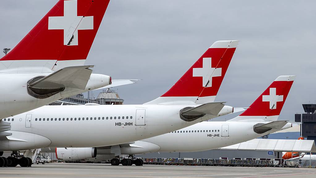 Die Fluggesellschaft Swiss kann den Flugbetrieb im Winter wohl nicht so wie erhofft hochfahren. Die Swiss dürfte von November bis März wahrscheinlich maximal nur 40 Prozent der Flugkapazitäten des Vorjahres anbieten.(Archivbild)
