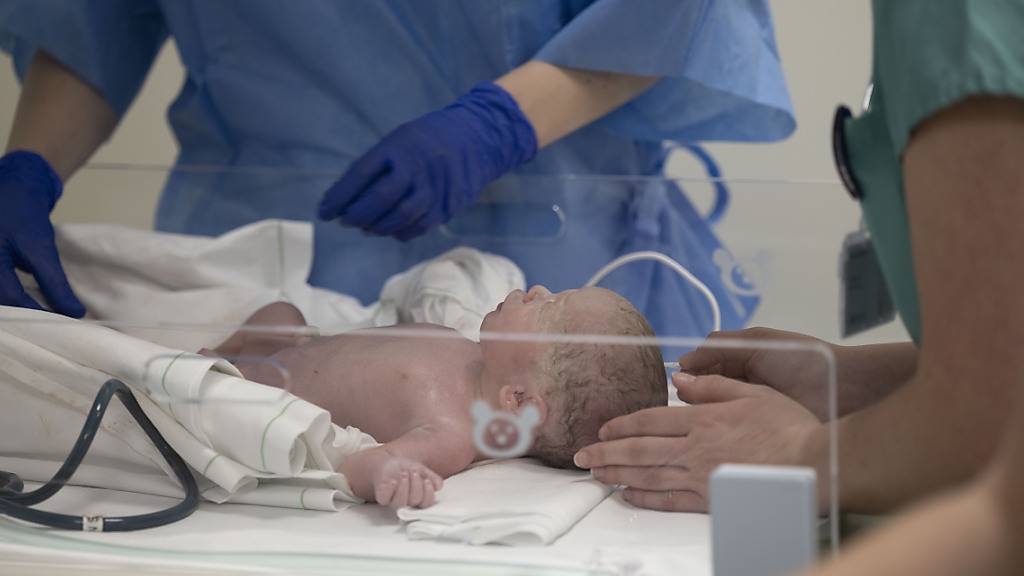 In der Schweiz sind im Jahr 2022 mehr Säuglinge gestorben als im Jahr davor. (Symbolbild)