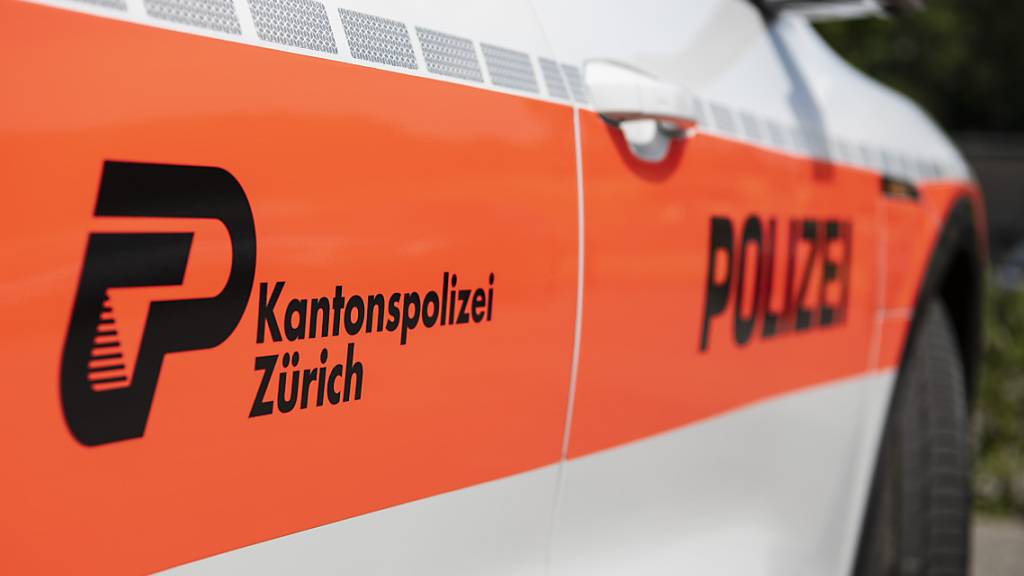 Die Zürcher Kantonspolizei fahndet nach einem versuchten Bankraub in Winterthur nach einem Mann. (Symbolbild)