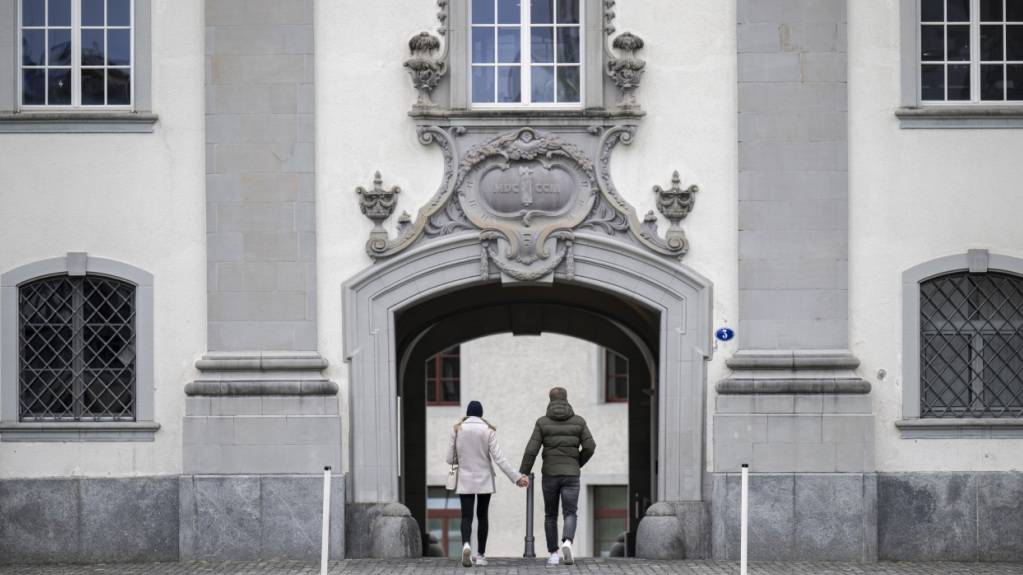 Im Kanton St. Gallen gibt es ab 2028 mehr Mittel für die Vergünstigung der Krankenkassenprämien. (Archivbild)
