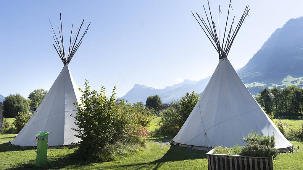 Auch im dritten Quartal 2021 haben die Übernachtungen auf Schweizer Campingplätzen und in Ferienwohnungen zugelegt. Viele Schweizer Gäste verbrachten ihre Ferien nach wie vor im Inland. (Symbolbild)