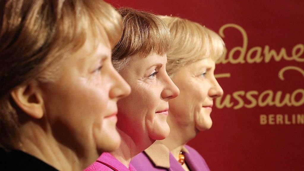 Bei Madame Tussaud in Berlin gleich dreimal aus Wachs: Bundeskanzlerin Angela Merkel zum 10-Jahre-Jubiläum.