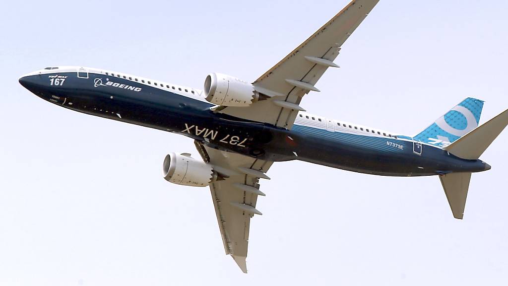 Drei Wochen nach einem Beinahe-Unglück mit einer Boeing 737-9 Max befördern Flugzeuge des Typs wieder Passagiere in den USA. (Archivbild)