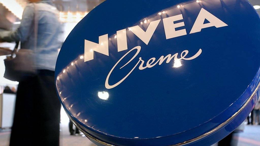 Die Nivea Creme ist eines der bekanntesten Produkte von Beiersdorf (Archivbild).