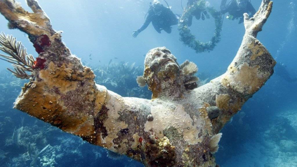 In der Nähe der Florida Key an der Südspitze des US-Bundesstaats steht seit 1965 die Jesus-Statue «Christ of the Abyss» in knapp acht Metern Tiefe im Meer. (Archivbild)