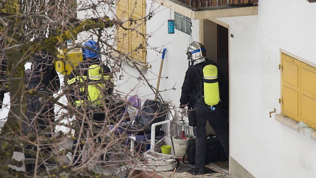 Das Haus des festgenommenen Mannes wurde am Montag nach Sprengstoff durchkämmt.