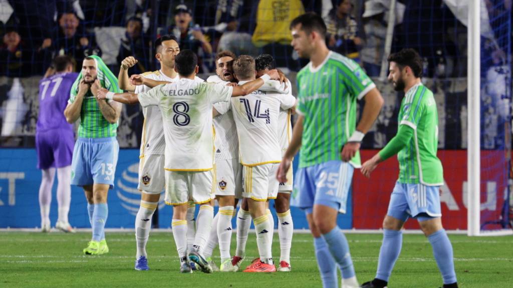 Die Spieler von LA Galaxy feiern den Einzug in den Playoff-Final der Major League Soccer