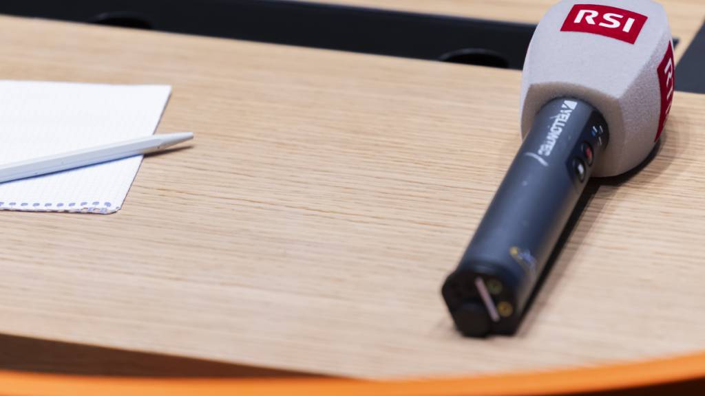 Die Ostschweizer Regierungskonferenz warnt bei einer Annahme der SRG-Halbierungsinitiative vor einem grossen Schaden für die Schweizer Medienlandschaft. (Symbolbild)