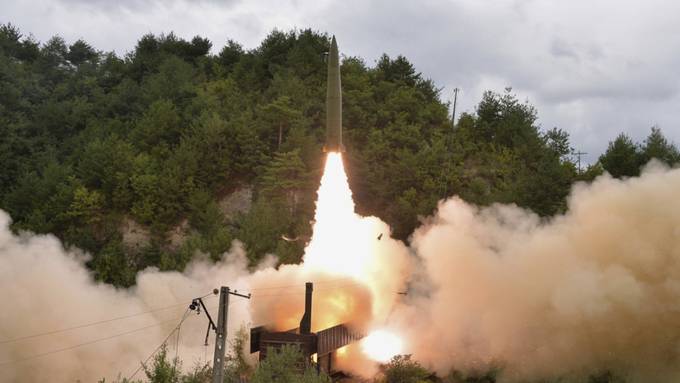 Nordkorea: Mobile Raketenabschussrampe auf Zügen getestet
