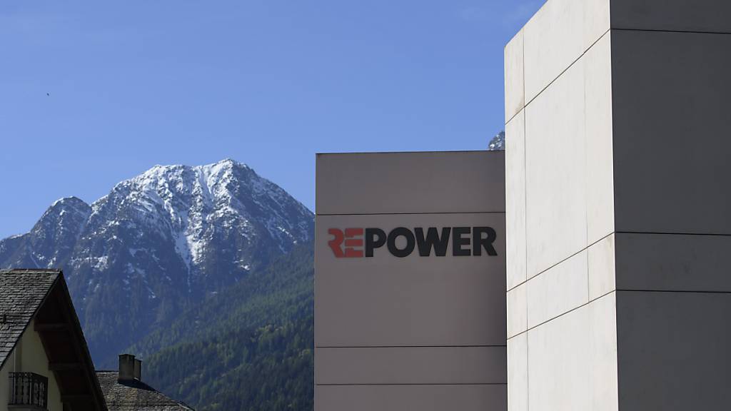 Mehrere Gemeinden der Val Lumnezia waren gemäss der Energieversorgerin Repower am Dienstagmorgen kurzzeitig ohne Strom. Im Bild der Hauptsitz von Repower in Poschiavo. (Archivbild)