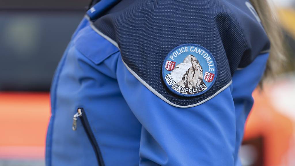 Die Walliser Polizei wurde seit Mitte September über mehrere Fälle von sogenanntem CEO-Betrug betrug informiert. (Archivbild)