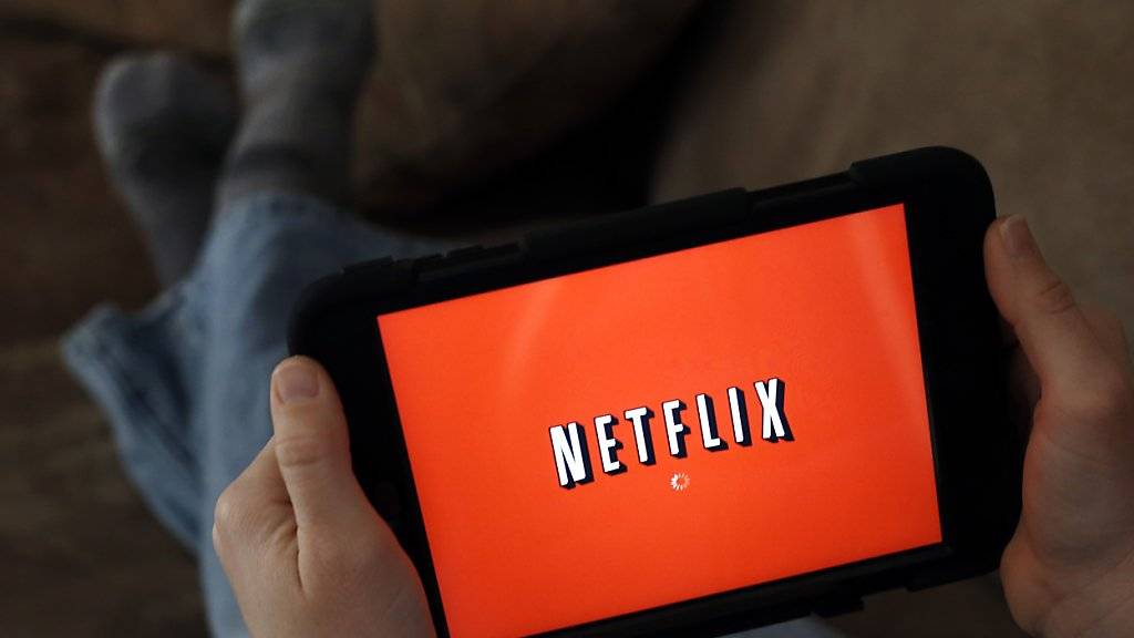 Der Anbieter von Steaming-Diensten, Netflix, hat im abgelaufenen Geschäftsquartal deutlich mehr Neukunden angezogen, als von Experten erwartet worden war. (Archivbild)