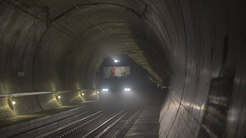 Die NEAT, zu der auch der bereits eröffnete Gotthard-Basistunnel gehört, soll günstiger werden als prognostiziert.