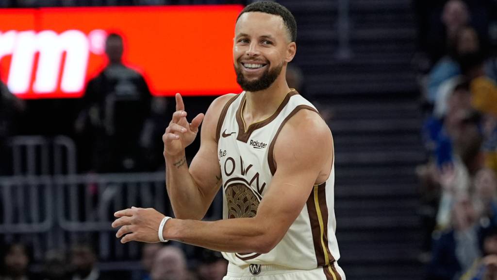 Stephen Curry bleibt bei den Golden State Warriors