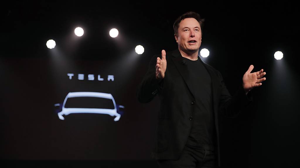 Der von Elon Musk geführte Elektroauto-Pionier hat Toyota als wertvollstes Autounternehmen der Welt überholt. (Archivbild)