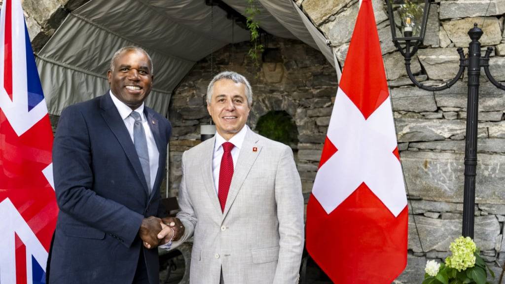 David Lammy, Aussenminister des Vereinigten Königreichs, und der Schweizer Aussenminister Ignazio Cassis haben sich am Rande des 78. Filmfestivals Locarno in Tegna TI getroffen.