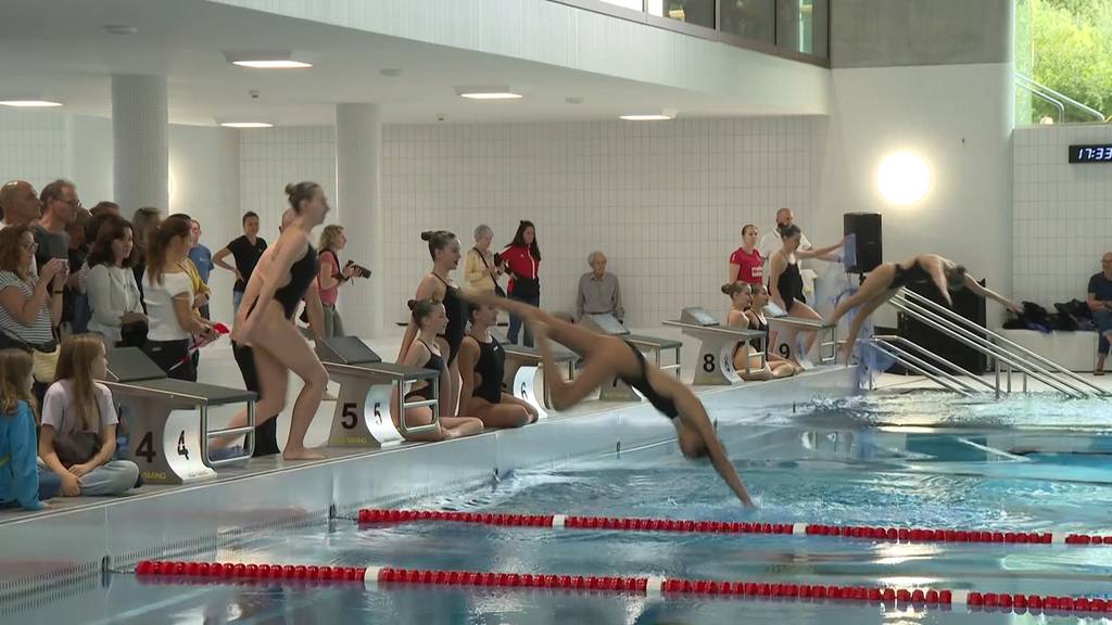 Schwimmvereine weihen neue Halle im Neufeld ein