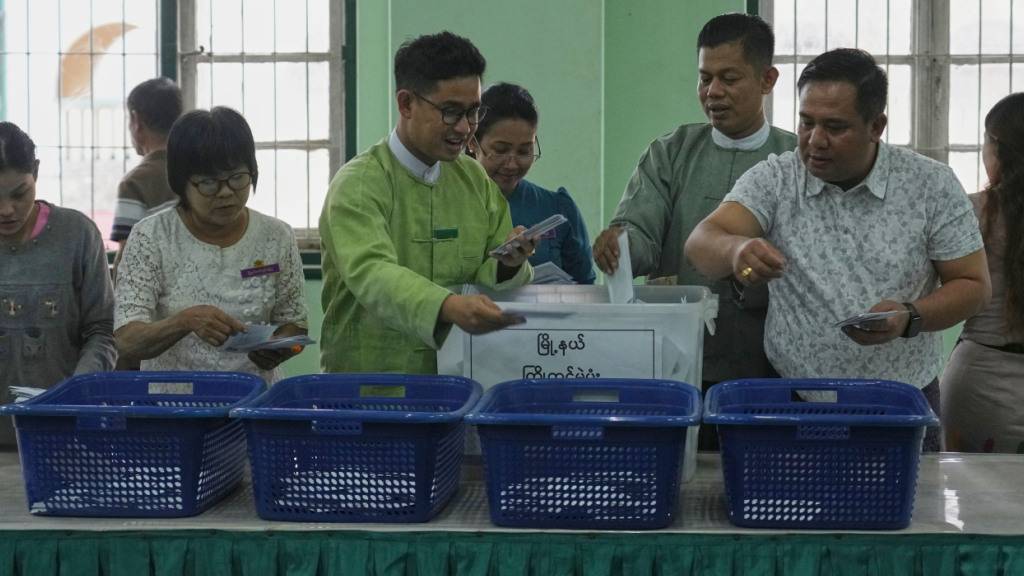 «Scheinwahl» in Myanmar: Junta will Macht legitimieren