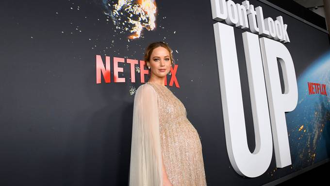 Hollywood-Star Jennifer Lawrence zeigt sich mit Babybauch