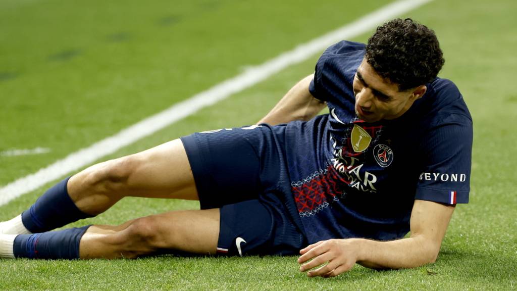 PSG-Rechtsverteidiger Achraf Hakimi verletzte sich am Dienstagabend gegen Bayern München