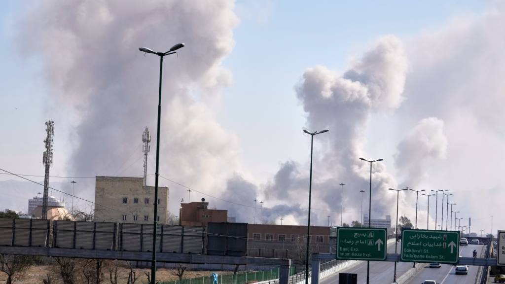 Israels Luftwaffe greift iranische Elite-Milizen in Teheran an