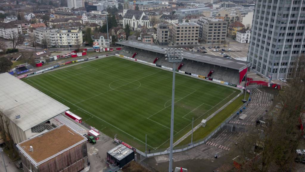 Das Fussballstadion Schützenwiese in Winterthur soll für rund 35 Millionen Franken erneuert und vergrössert werden. Künftig soll es Platz für fast 10'000 Besucherinnen und Besucher haben.