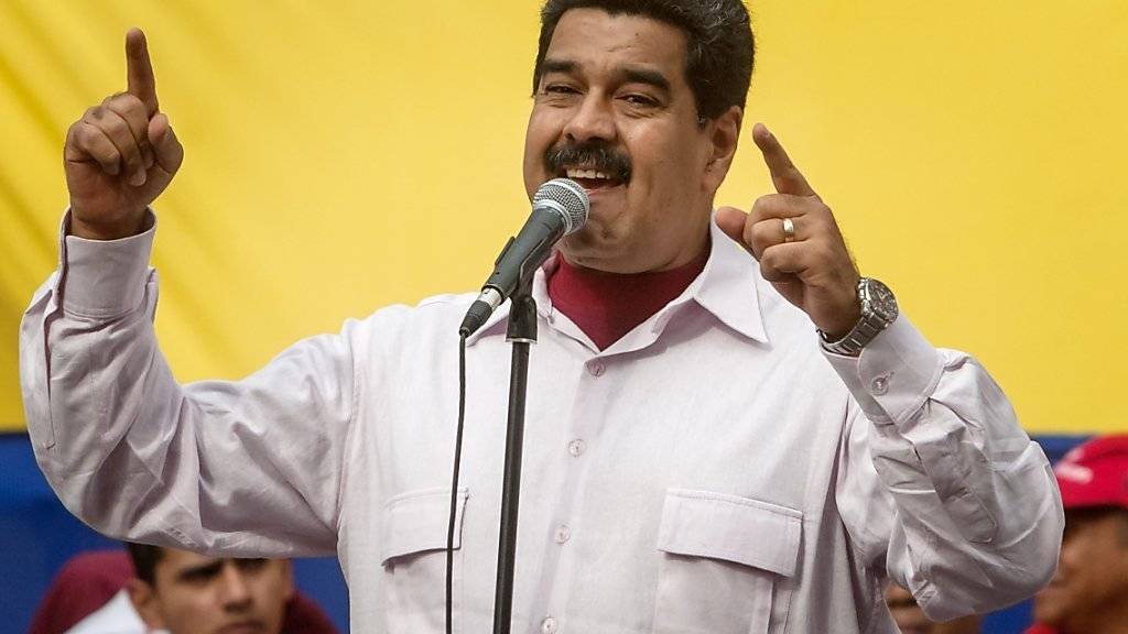 Venezuelas Präsident Nicolas Maduro bei einem Auftritt in der vergangenen Woche: Die Unterschriften, die für eine Abstimmung über seine Absetzung gesammelt wurden, sind Gegenstand heftiger politischer Auseinandersetzungen. (Archivbild)