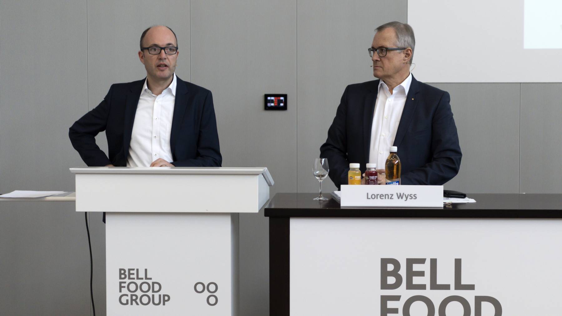 Bell-Finanzchef Xavier Bruno und CEO Lorenz Wyss an der Bilanzmedienkonferenz am Hauptsitz in Basel.