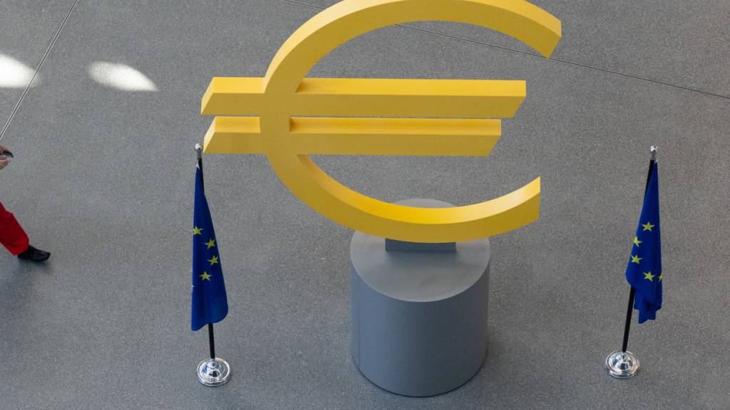 Derzeit wird der digitale Zahlungsverkehr in Europa von US-Anbietern dominiert - das soll sich ändern. Der digitale Euro hat eine wichtige Hürde in Brüssel genommen mit der Zustimmung von Europaparlamentariern. (Archivbild)