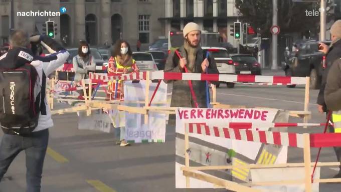 Demo gegen Umfahrungsprojekt Bypass in Luzern