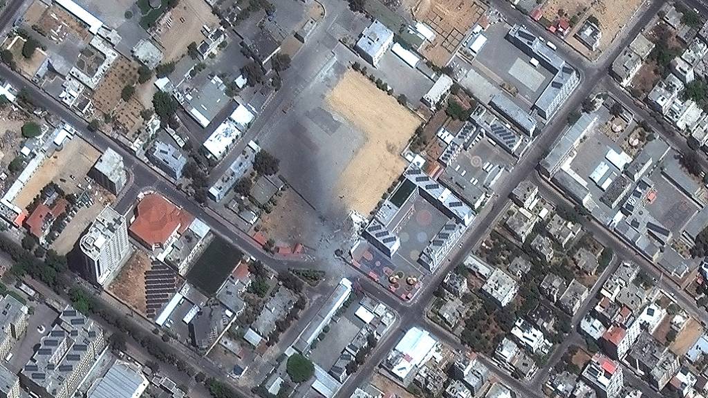 HANDOUT - Ein Sicherheitskomplex liegt nach einem israelischen Luftangriff in Trümmern. Foto: -/Maxar Technologies/AP/dpa - ACHTUNG: Nur zur redaktionellen Verwendung im Zusammenhang mit der aktuellen Berichterstattung und nur mit vollständiger Nennung des vorstehenden Credits