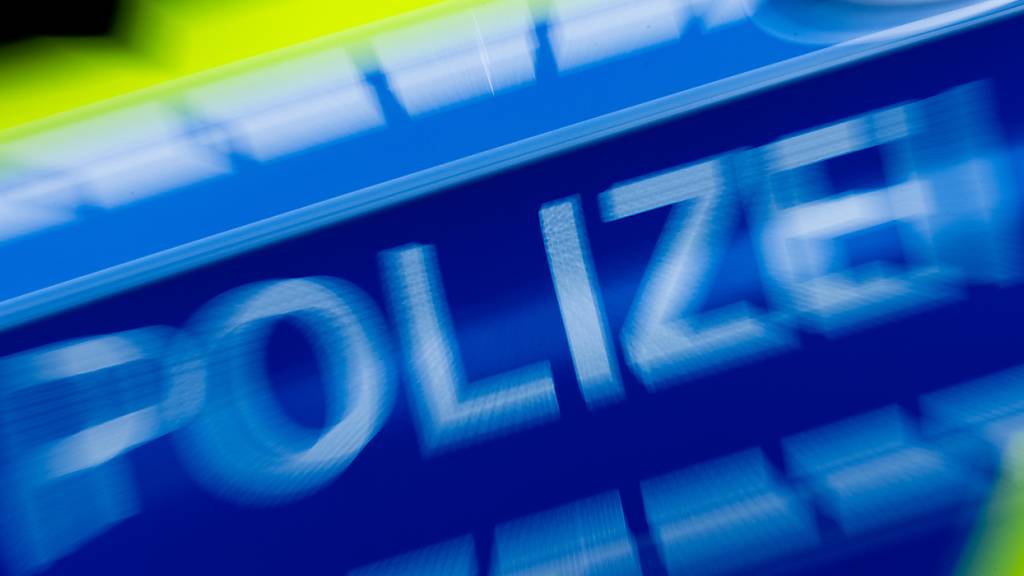 ARCHIV - Ein Einsatzwagen der Polizei. Foto: Rolf Vennenbernd/dpa