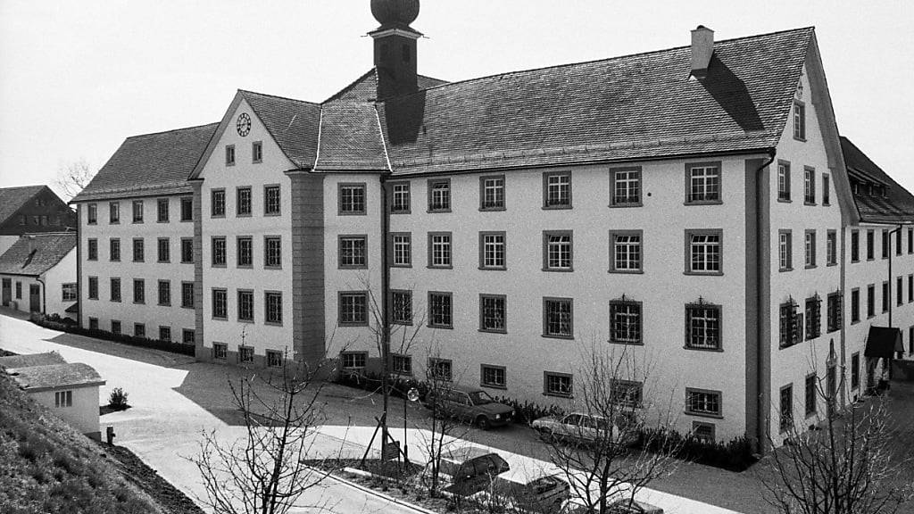 Die ehemalige Arbeitserziehungsanstalt Kalchrain bei Frauenfeld im Kanton Thurgau ist heute ein Massnahmenzentrum für junge Straftäter. (Archivbild vom  7. April 1986)