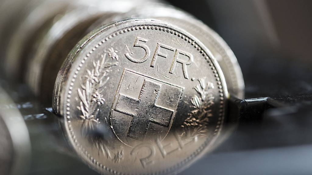 Der Kanton Schaffhausen hat in der Steuerperiode 2021 weniger Steuern eingenommen - allerdings sank auch der Steuerfuss. (Symbolbild)