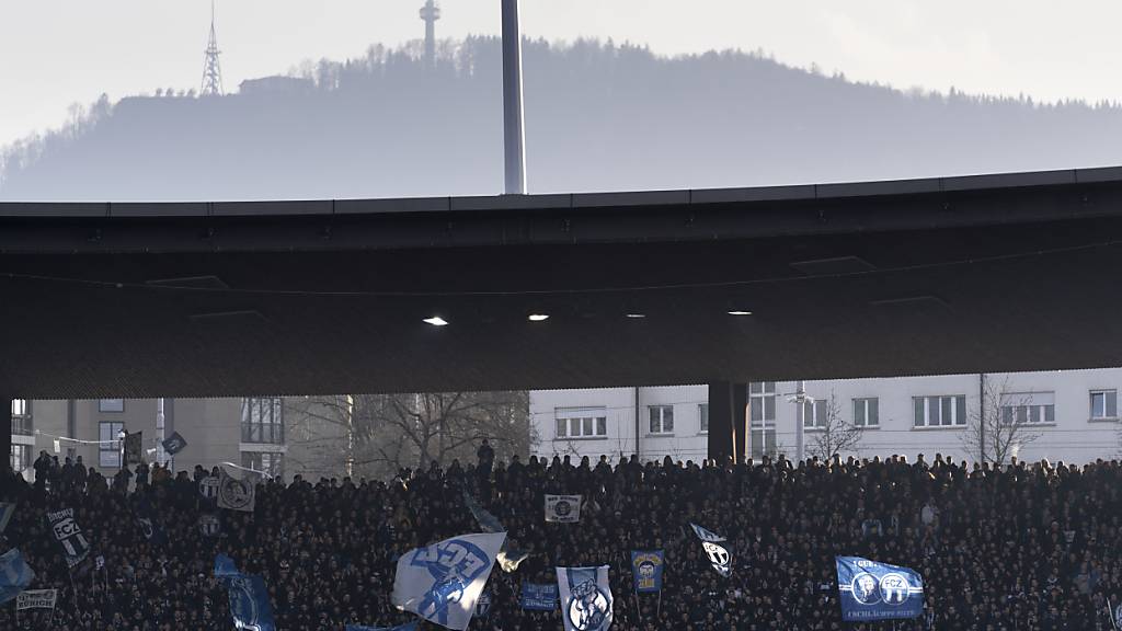 Zürcher Stadtrat will zusätzliche Stehplätze im Stadion Letzigrund