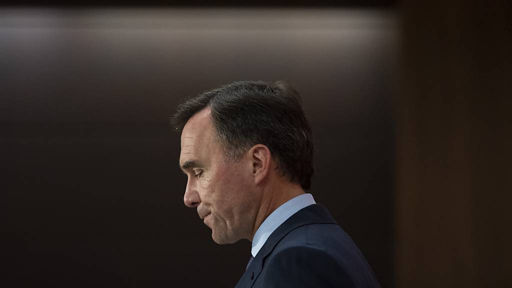 Bill Morneau, Finanzminister von Kanada, gibt seinen Rücktritt während einer Pressekonferenz bekannt. Foto: Justin Tang/The Canadian Press/AP/dpa